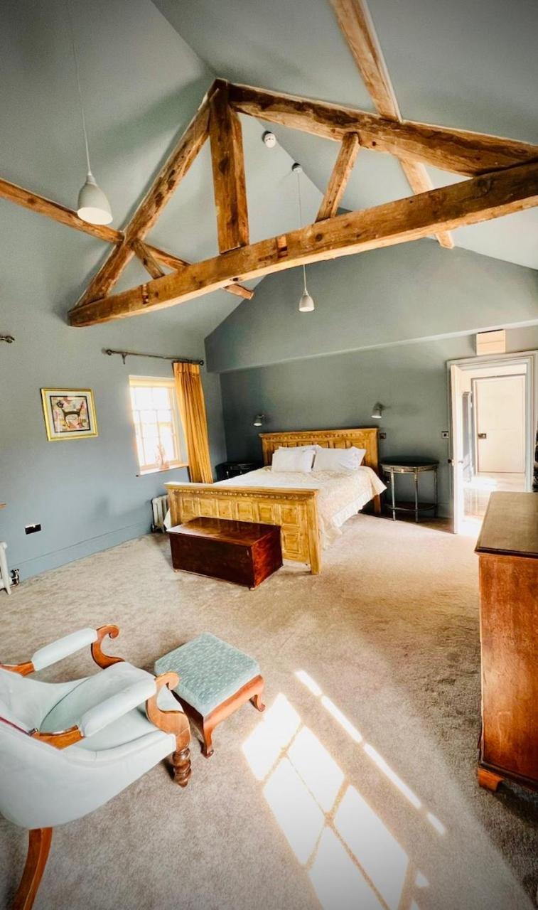 Apartment At Llanerchydol Hall Welshpool Esterno foto